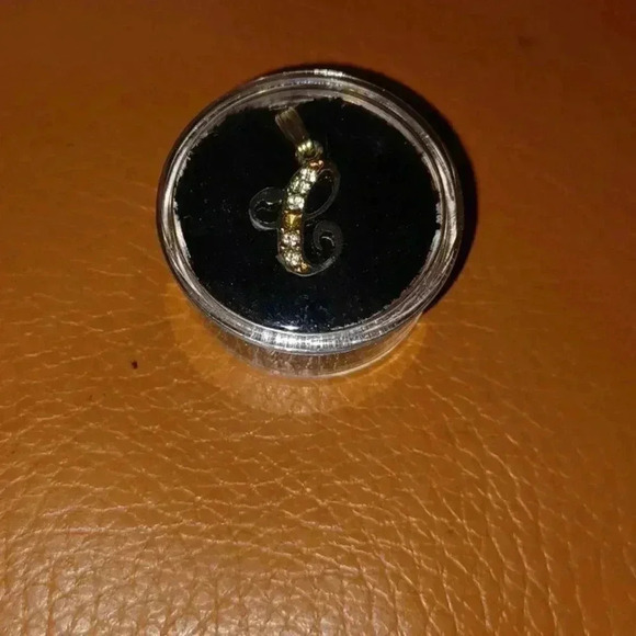 💙🌹Gold plated letter pendant "E" with faux diamonds - Picture 3 of 7